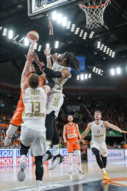 他通过精确 他通过精确